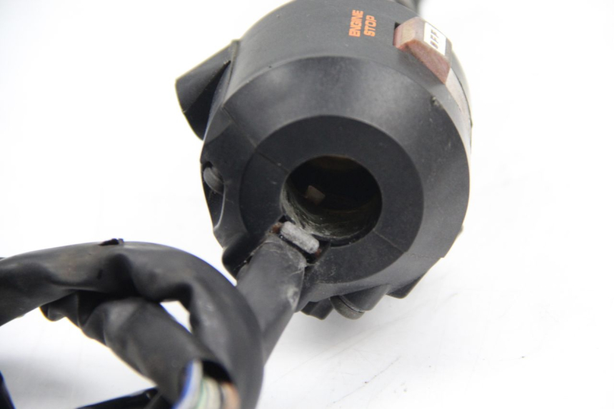 photo de RECHTS SCHALTER HONDA CBR F SC21 1000 (1986 - 1992) - Zoom auf Gebrauchszustand