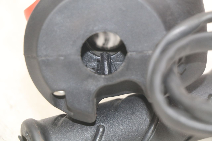 photo de RECHTER LENKERHEBEL PEUGEOT CITYSTAR AIR 125 (2014 - 2017) - Zoom auf Gebrauchszustand