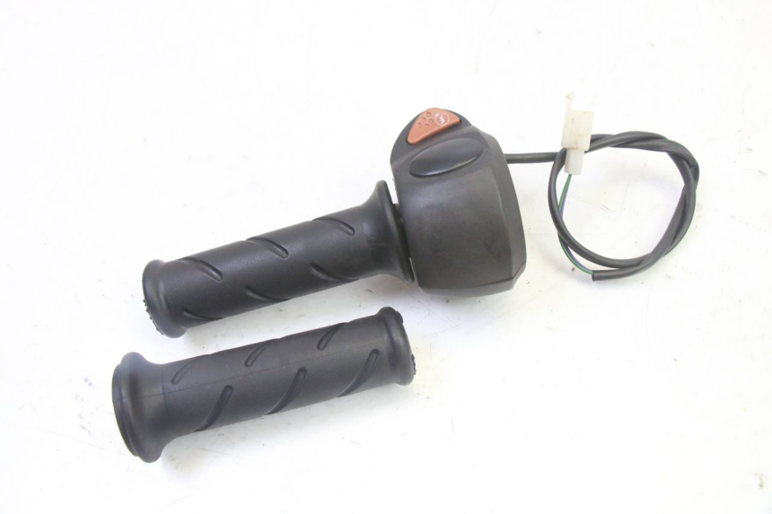 photo de RECHTER LENKERHEBEL PEUGEOT CITYSTAR 50 (2013 - 2017) - Alternative Perspektive