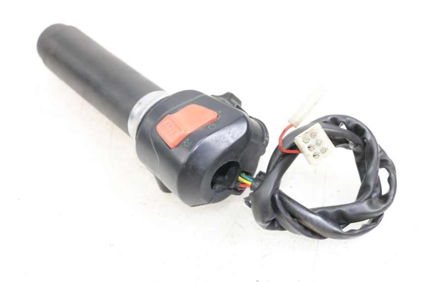 photo de RECHTS SCHALTER APRILIA CLASSIC 125 (1995 - 2001) - Details der Befestigungspunkte