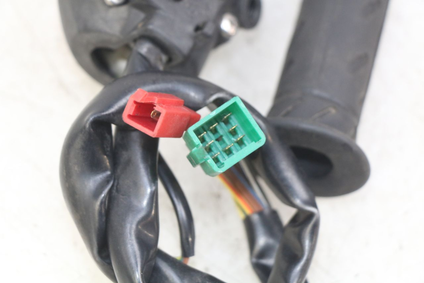 photo de RECHTER LENKERHEBEL KYMCO DOWNTOWN ABS 125 (2015 - 2017) - Zoom auf Gebrauchszustand