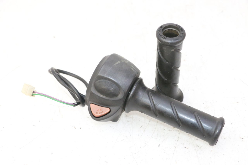 photo de RECHTER LENKERHEBEL PEUGEOT ELYSTAR 50 (2002 - 2014) - Hauptansicht