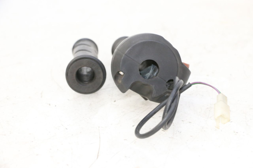 photo de RECHTER LENKERHEBEL PEUGEOT ELYSTAR 50 (2002 - 2014) - Alternative Perspektive