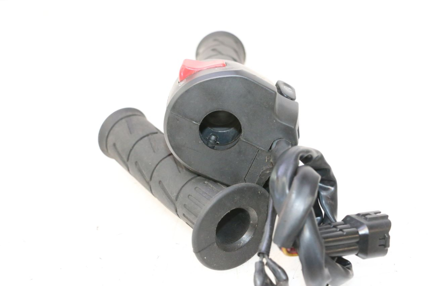 photo de RECHTS SCHALTER KAWASAKI ER-6 ER6 N 650 (2005 - 2009) - Detailansicht des Bauteils