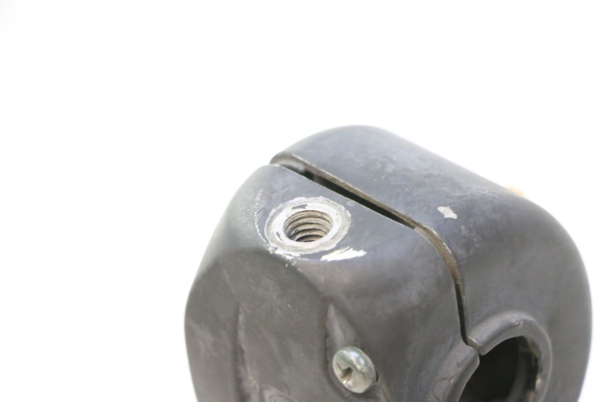 photo de RECHTS SCHALTER JM MOTORS F45i 4T 50 (2020 - 2023) - Details der Befestigungspunkte