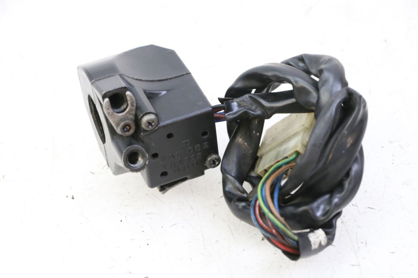 photo de RECHTS SCHALTER YAMAHA FJ 36Y 1100 (1984 - 1985) - Technische Nahaufnahme