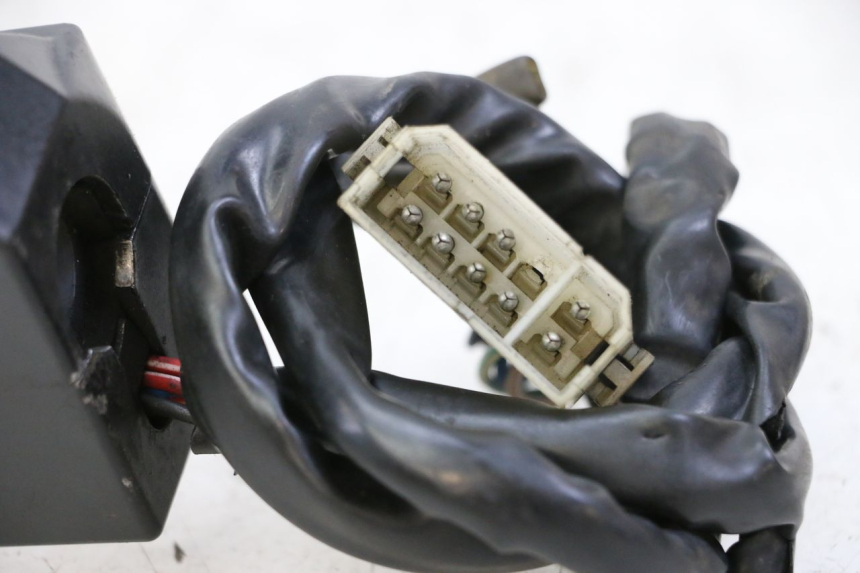 photo de RECHTS SCHALTER YAMAHA FJ 36Y 1100 (1984 - 1985) - Gesamtansicht des Produkts