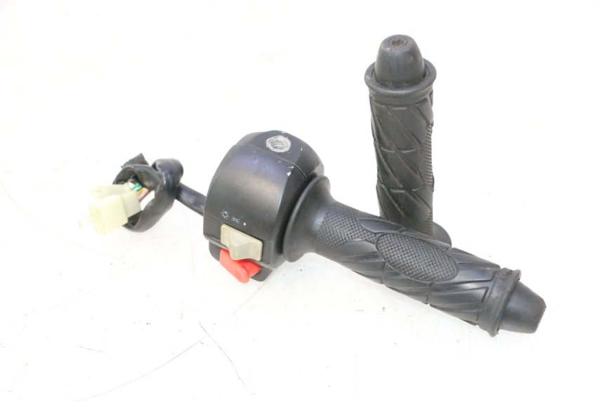 photo de RECHTS SCHALTER KEEWAY FOCUS 50 (2006 - 2009) - Hauptansicht