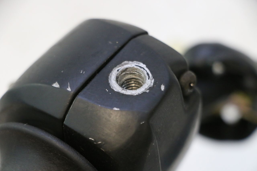photo de RECHTS SCHALTER KEEWAY FOCUS 50 (2006 - 2009) - Details der Befestigungspunkte
