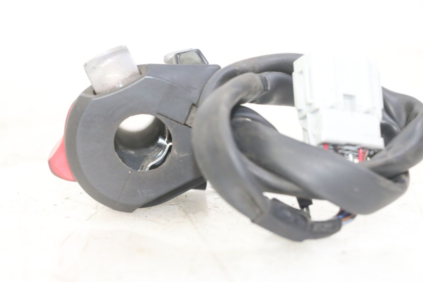 photo de RECHTS SCHALTER HONDA FORZA ABS 300 (2013 - 2017) - Technische Nahaufnahme