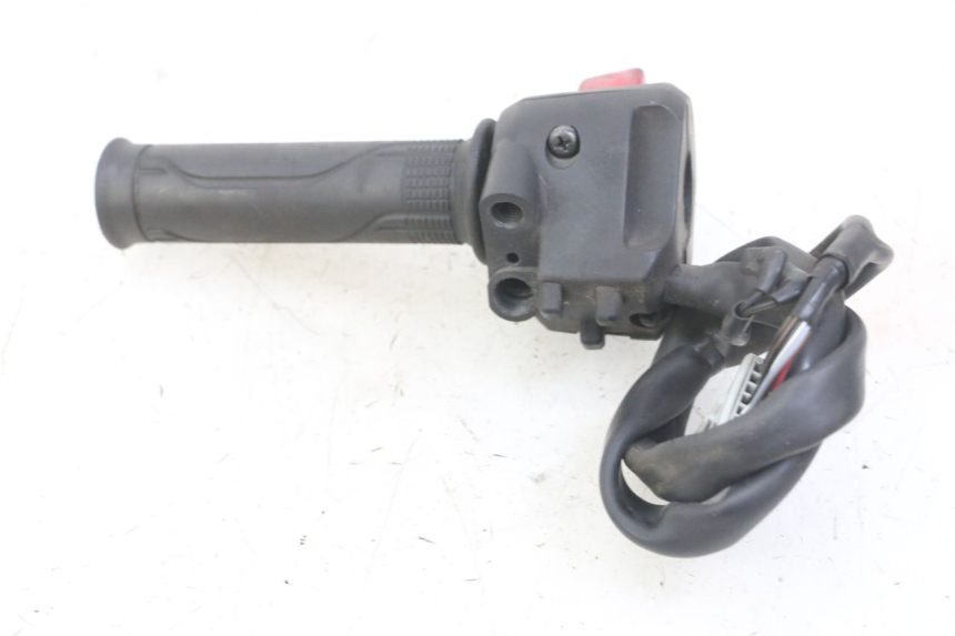 photo de RECHTS SCHALTER HONDA FORZA ABS 300 (2013 - 2017) - Details der Befestigungspunkte