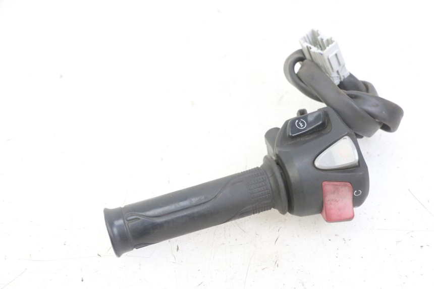 photo de RECHTS SCHALTER HONDA FORZA ABS 300 (2013 - 2017) - Oberflächenzustand und Material