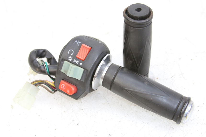 photo de RECHTS SCHALTER BAOTIAN FRESH 50 (2004 - 2012) - Hauptansicht