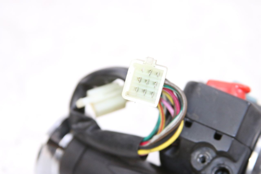 photo de RECHTS SCHALTER BAOTIAN FRESH 50 (2004 - 2012) - Zoom auf Gebrauchszustand