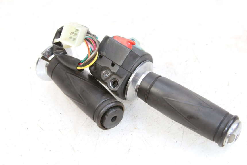 photo de RECHTS SCHALTER BAOTIAN FRESH 50 (2004 - 2012) - Alternative Perspektive