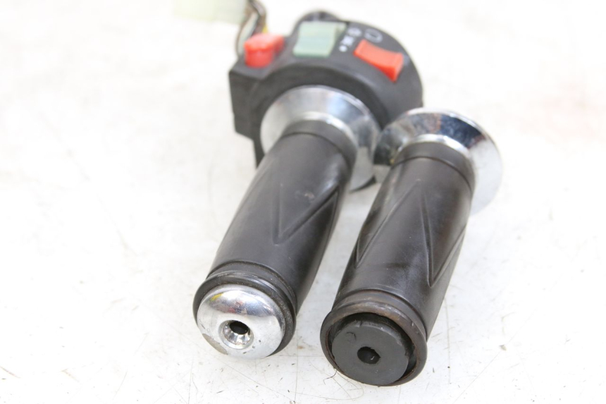 photo de RECHTS SCHALTER BAOTIAN FRESH 50 (2004 - 2012) - Gesamtansicht des Produkts