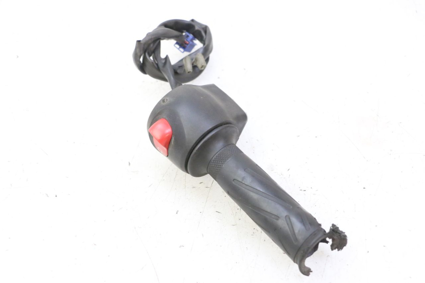 photo de RECHTS SCHALTER YAMAHA FZ6 N FAZER 600 (2004 - 2006) - Kennzeichnungen und Originalreferenzen