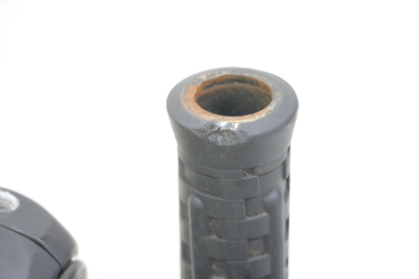 photo de RECHTS SCHALTER GOES WIKI 125 (2010 - 2015) - Oberflächenzustand und Material