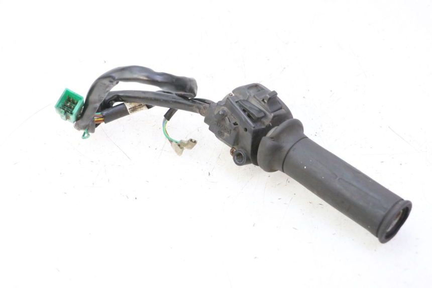 photo de RECHTS SCHALTER KYMCO GRAND DINK 125 (2008 - 2014) - Details der Befestigungspunkte