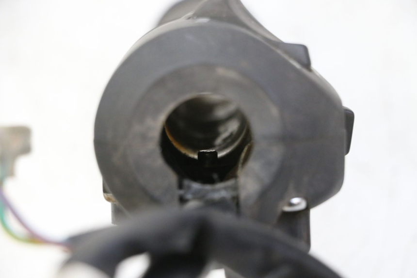 photo de RECHTS SCHALTER KYMCO GRAND DINK 125 (2008 - 2014) - Oberflächenzustand und Material