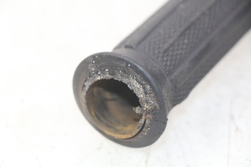 photo de RECHTER LENKERHEBEL SUZUKI GSX-F GSX  F 1100 (1988 - 1994) - Oberflächenzustand und Material