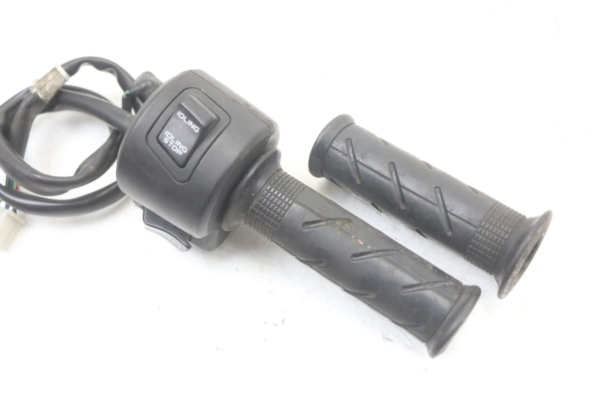 photo de RECHTS SCHALTER HONDA PCX (JF28) 125 (2009 - 2011) - Zoom auf Gebrauchszustand