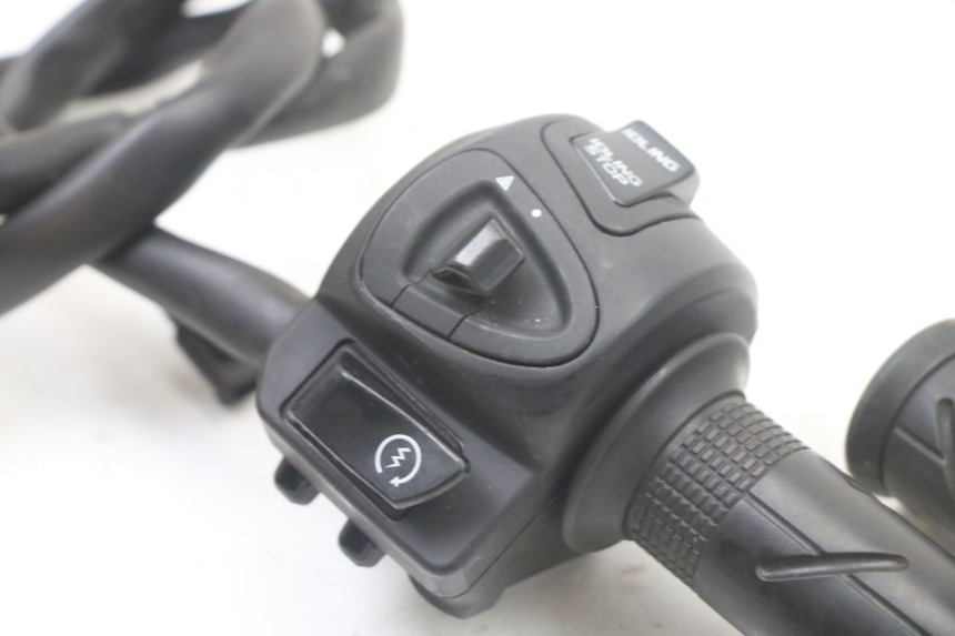 photo de RECHTS SCHALTER HONDA PCX (JF57/JF64) 125 (2014 - 2018) - Detailansicht des Bauteils
