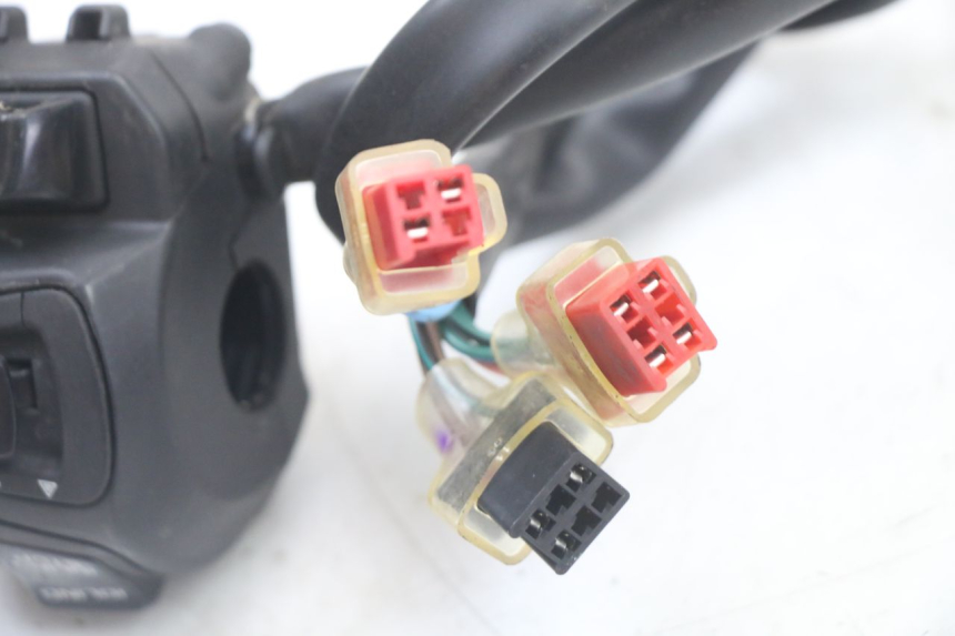 photo de RECHTS SCHALTER HONDA PCX (JF57/JF64) 125 (2014 - 2018) - Kennzeichnungen und Originalreferenzen