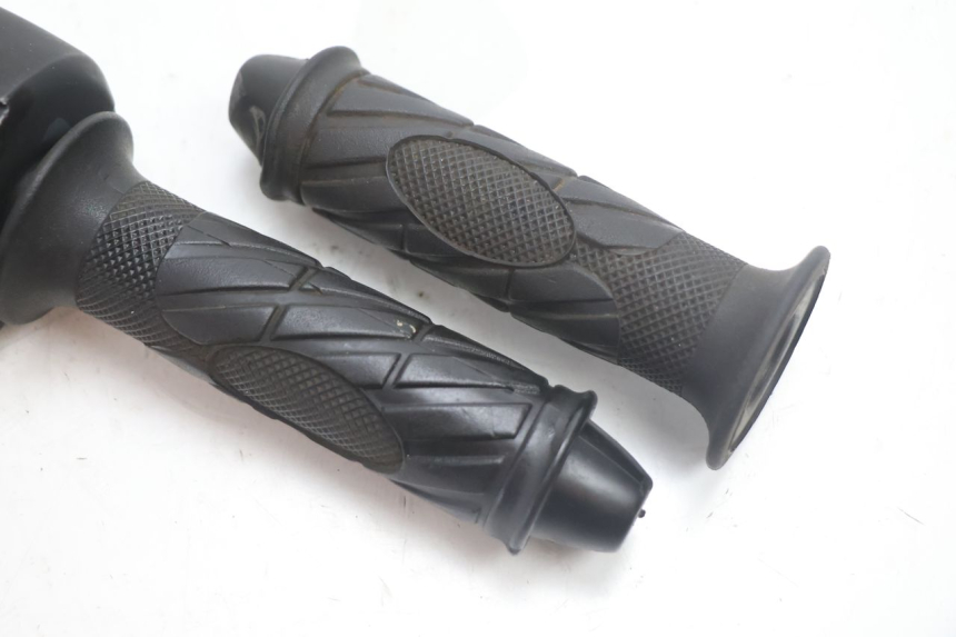photo de RECHTS SCHALTER KEEWAY HURRICANE 50 (2006 - 2019) - Zoom auf Gebrauchszustand
