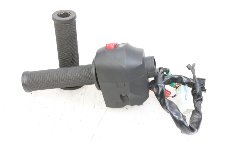 photo de RECHTS SCHALTER HUSQVARNA SVARTPILEN 401 (2018 - 2023) - Technische Nahaufnahme