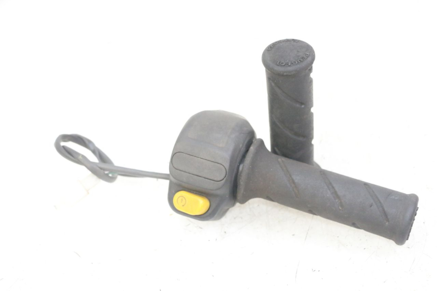 photo de RECHTS SCHALTER PEUGEOT JET FORCE CARBU 50 (2003 - 2016) - Hauptansicht