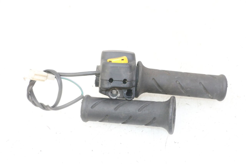 photo de RECHTS SCHALTER PEUGEOT JET FORCE CARBU 50 (2003 - 2016) - Alternative Perspektive