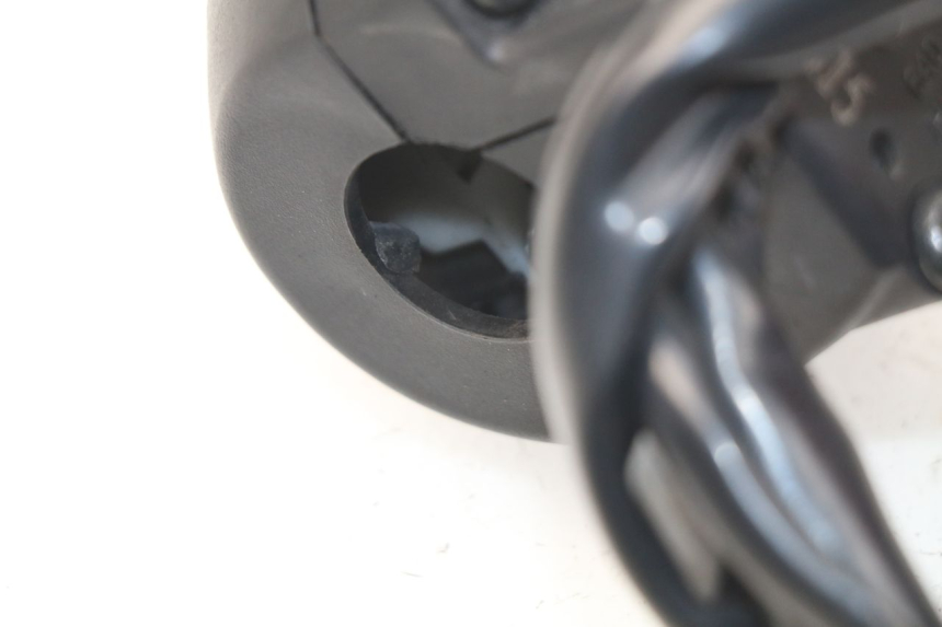 photo de RECHTS SCHALTER SYM JOYMAX 250 (2013 - 2017) - Detailansicht des Bauteils