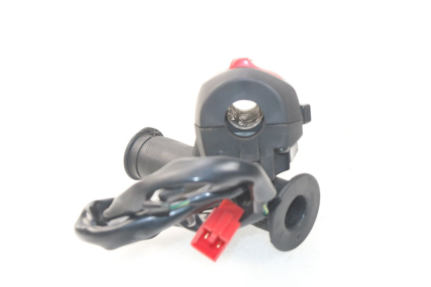 photo de RECHTS SCHALTER SYM JOYMAX 250 (2013 - 2017) - Zoom auf Gebrauchszustand