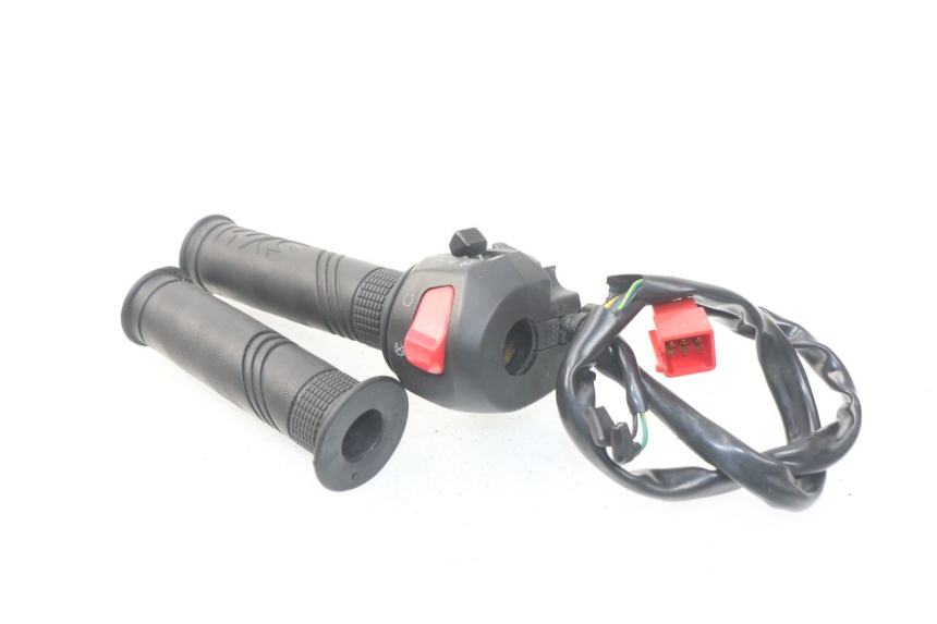 photo de RECHTS SCHALTER SYM JOYMAX 250 (2013 - 2017) - Gesamtansicht des Produkts