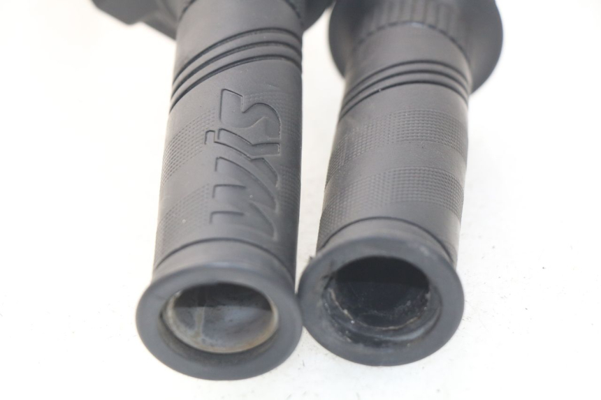 photo de RECHTS SCHALTER SYM JOYMAX 250 (2013 - 2017) - Details der Befestigungspunkte