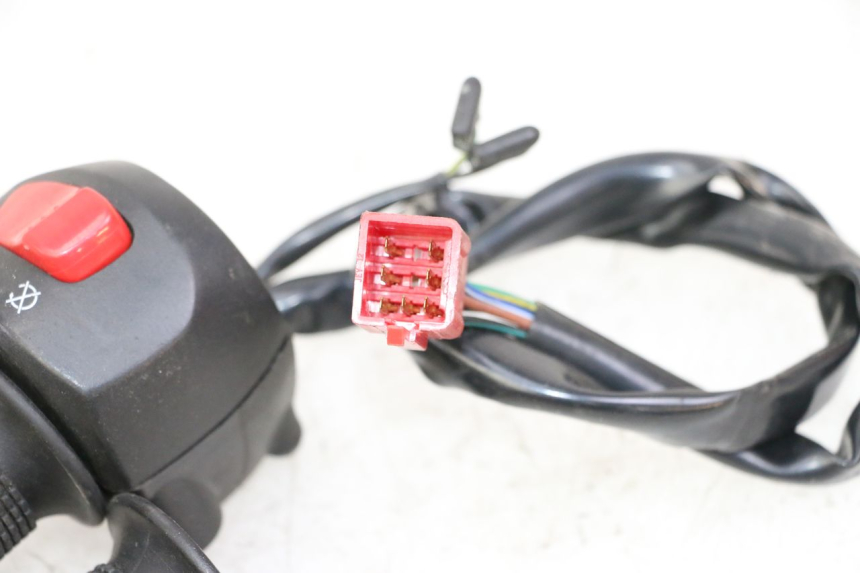 photo de RECHTS SCHALTER SYM JOYMAX 125 (2010 - 2017) - Details der Befestigungspunkte