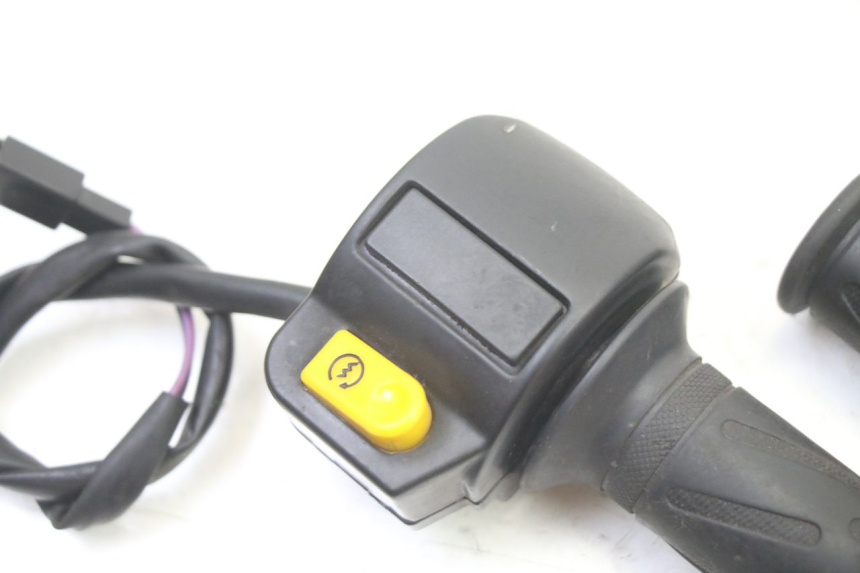 photo de RECHTER LENKERHEBEL PEUGEOT KISBEE 2T 50 (2010 - 2017) - Detailansicht des Bauteils