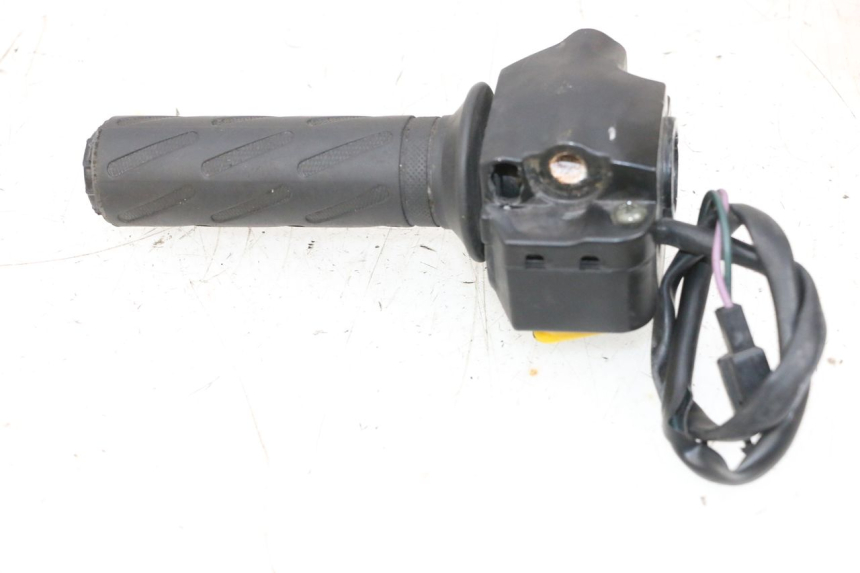 photo de RECHTER LENKERHEBEL PEUGEOT KISBEE 2T 50 (2010 - 2017) - Zoom auf Gebrauchszustand