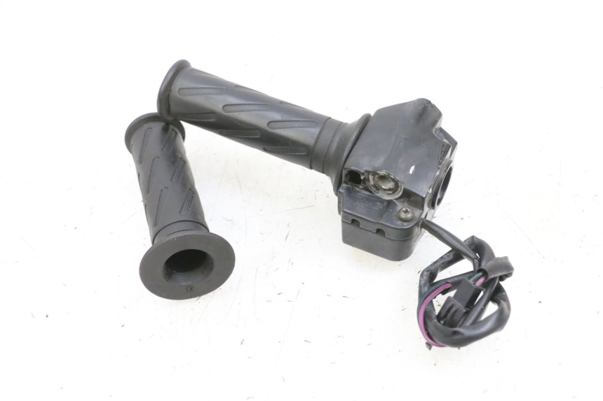 photo de RECHTER LENKERHEBEL PEUGEOT KISBEE 4T 50 (2010 - 2017) - Zoom auf Gebrauchszustand