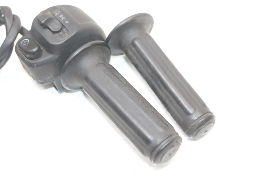 photo de RECHTS SCHALTER RENAULT KOURANOS 125 (2001 - 2004) - Alternative Perspektive