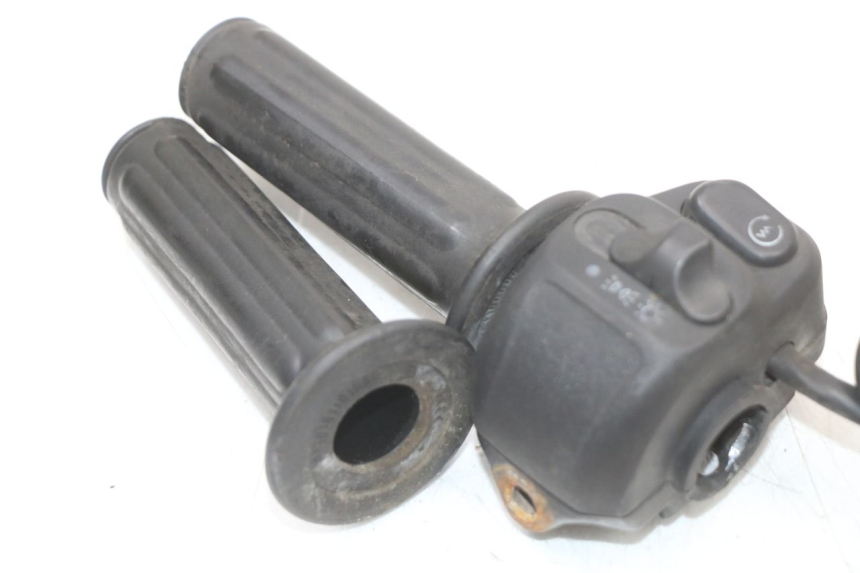 photo de RECHTS SCHALTER RENAULT KOURANOS 125 (2001 - 2004) - Technische Nahaufnahme