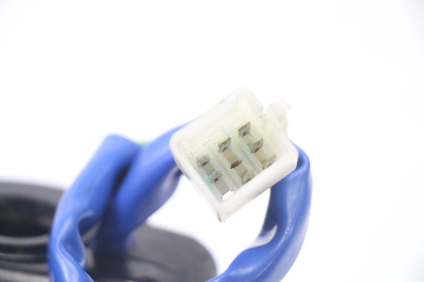 photo de RECHTS SCHALTER KYMCO PEOPLE S 125 (2000 - 2008) - Details der Befestigungspunkte