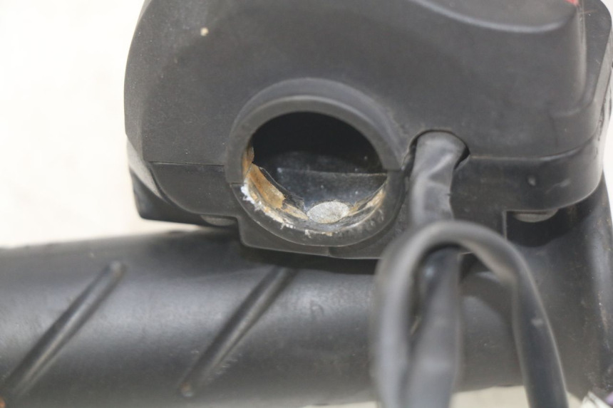 photo de RECHTER LENKERHEBEL PEUGEOT LUDIX 50 (2005 - 2007) - Zoom auf Gebrauchszustand