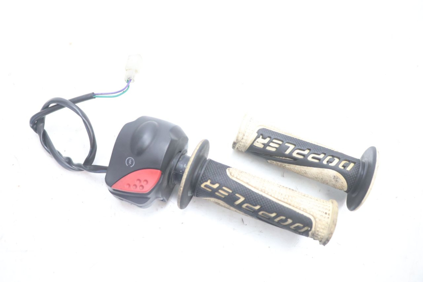 photo de RECHTER LENKERHEBEL PEUGEOT LUDIX SNAKE 2T 50 (2004 - 2014) - Hauptansicht
