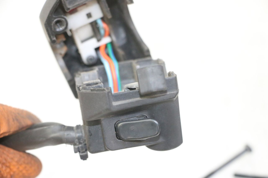 photo de RECHTER LENKERHEBEL GILERA NEXUS 125 (2009 - 2013) - Kennzeichnungen und Originalreferenzen