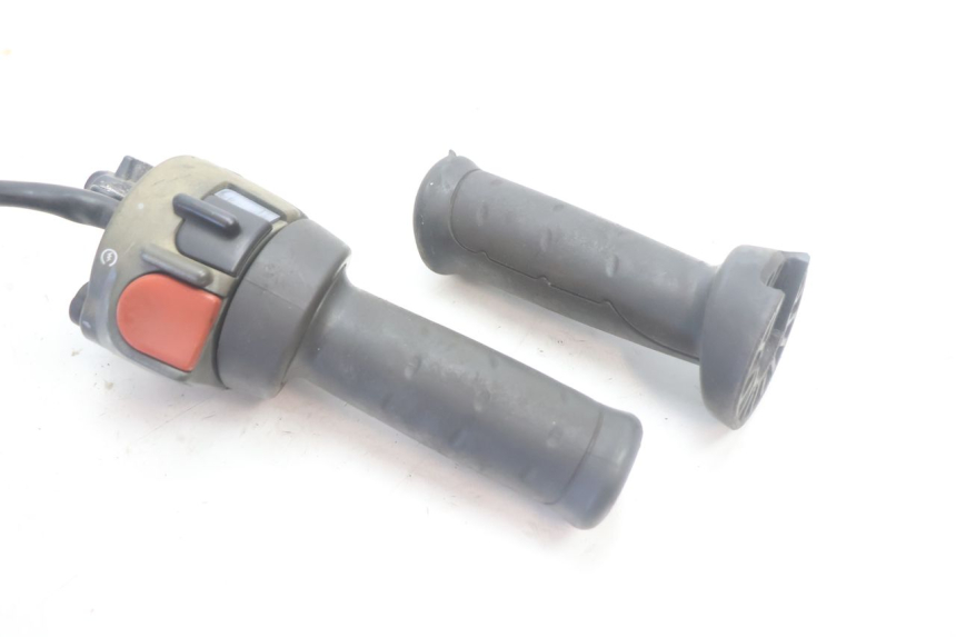 photo de RECHTS SCHALTER MBK NITRO 50 (2004 - 2008) - Detailansicht des Bauteils