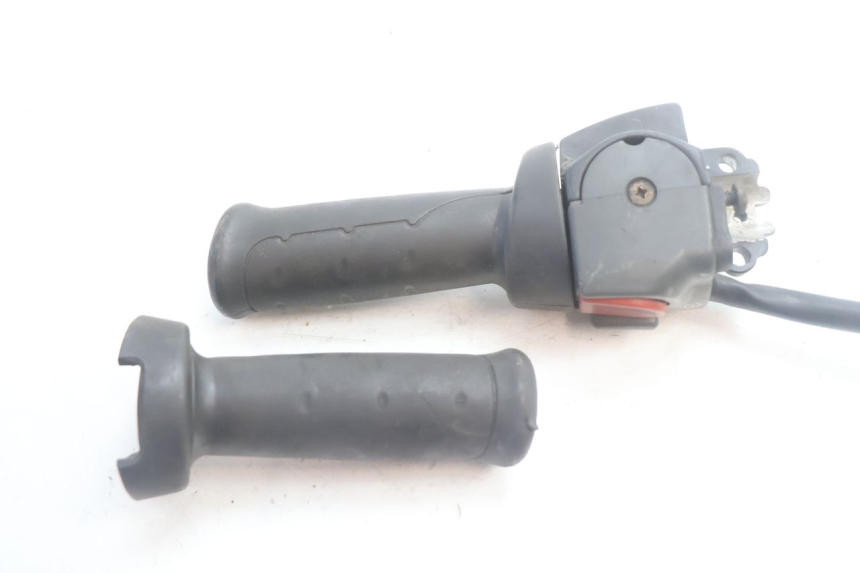 photo de RECHTS SCHALTER MBK NITRO 50 (2004 - 2008) - Details der Befestigungspunkte