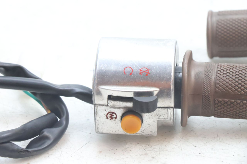 photo de RECHTS SCHALTER JM MOTORS OLDIES 4T 50 (2010 - 2020) - Zoom auf Gebrauchszustand