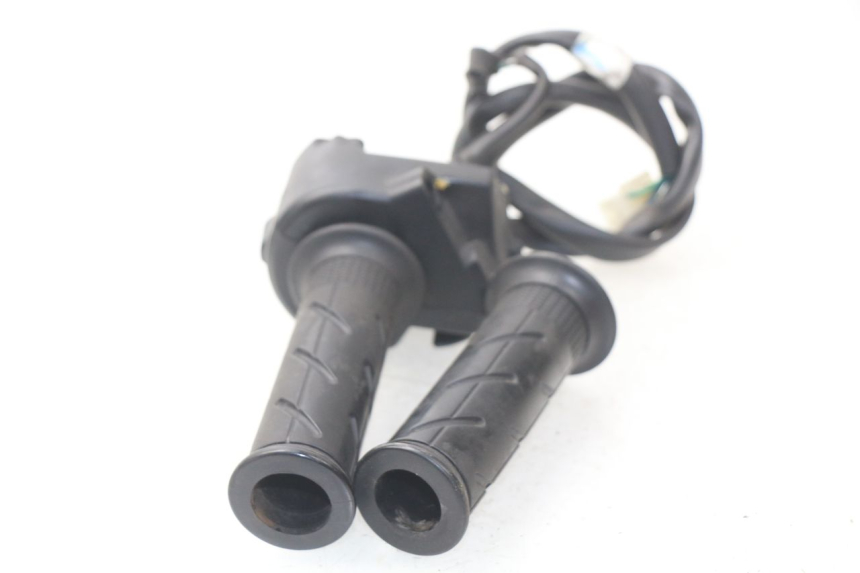 photo de RECHTER LENKERHEBEL HONDA PCX (JF47) 125 (2012 - 2013) - Detailansicht des Bauteils